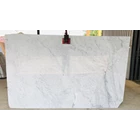 Bianco Carrara Marble Exclusive – Marmer Putih Klasik Premium untuk Interior Elegan Timeless 2